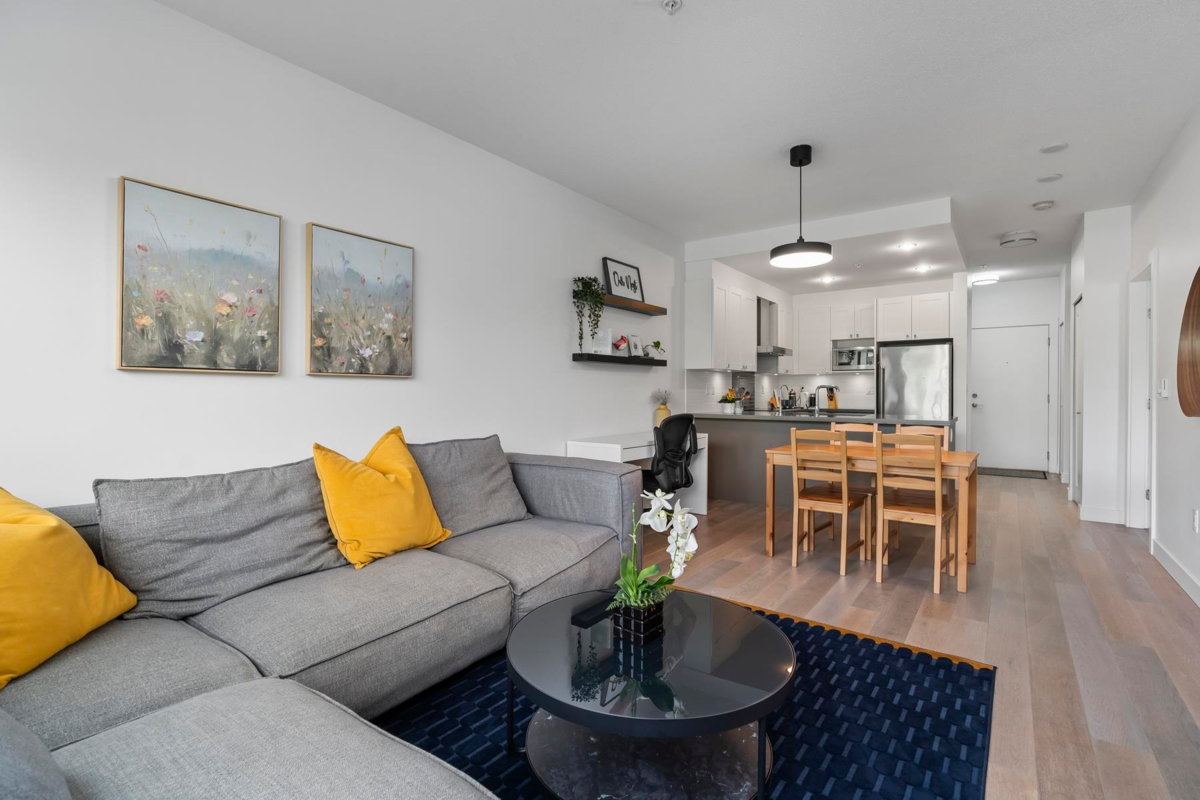 Kitchen Island Photo of 416 3399 Noel Drive, Burnaby, BC