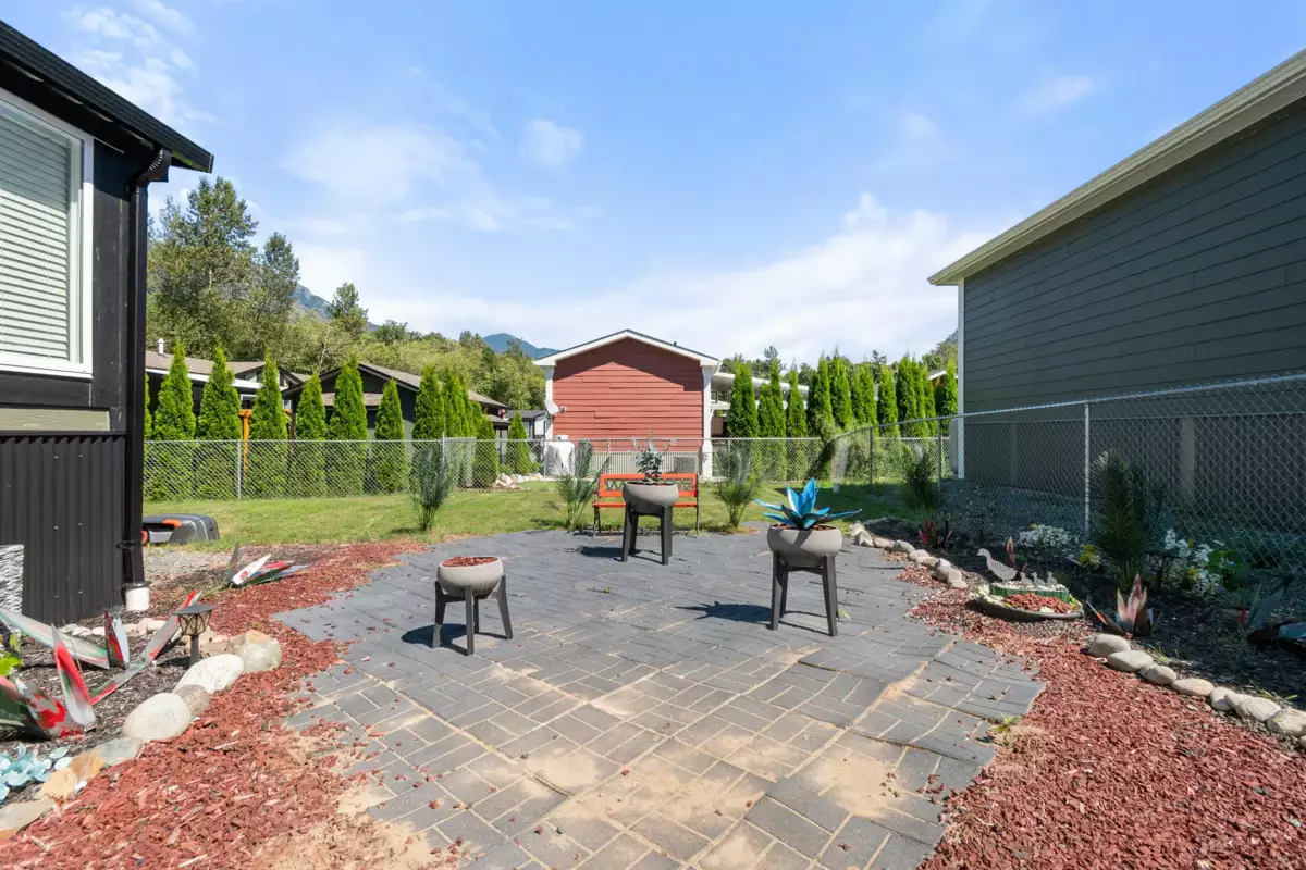 Front Yard Photo of 21 59060 Lougheed Highway, Agassiz, BC