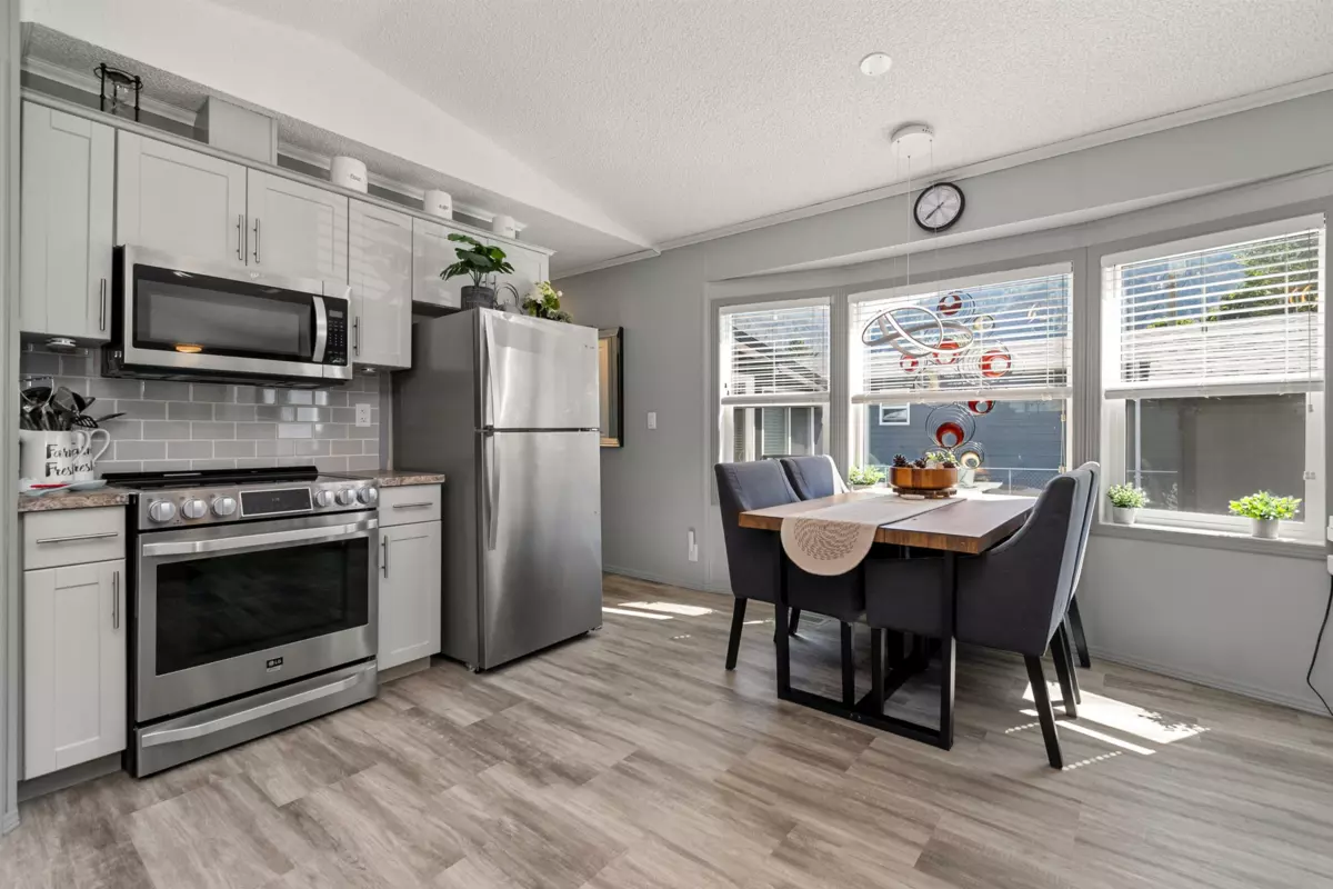 Kitchen Photo of 21 59060 Lougheed Highway, Agassiz, BC
