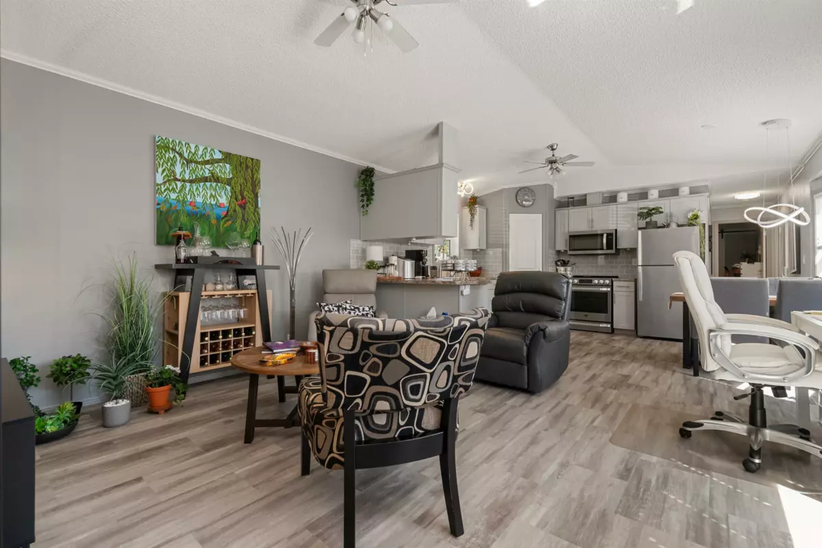 Walk-In Closet Photo of 21 59060 Lougheed Highway, Agassiz, BC