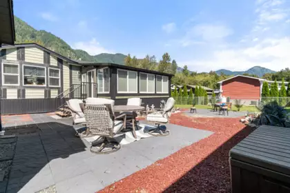 21 59060 Lougheed Highway, Agassiz, BC, Agassiz — Manufactured Home for sale