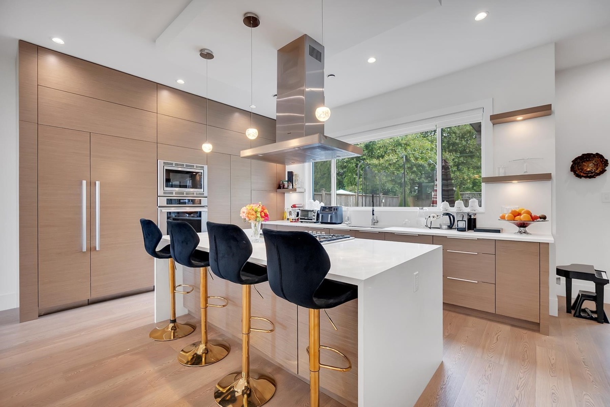 Breakfast Nook Photo of 440 W Queens Road, North Vancouver, BC
