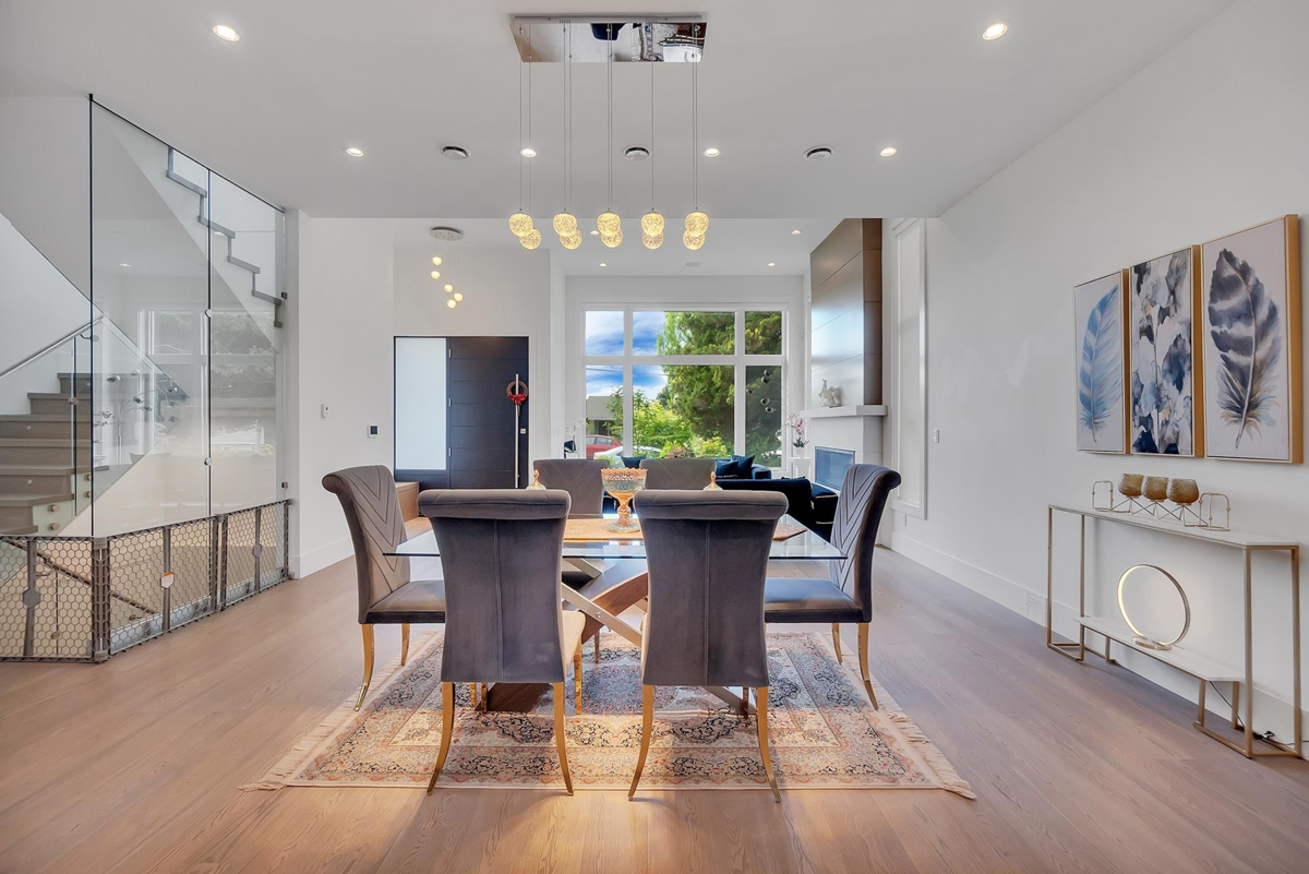 Dining Area Photo of 440 W Queens Road, North Vancouver, BC