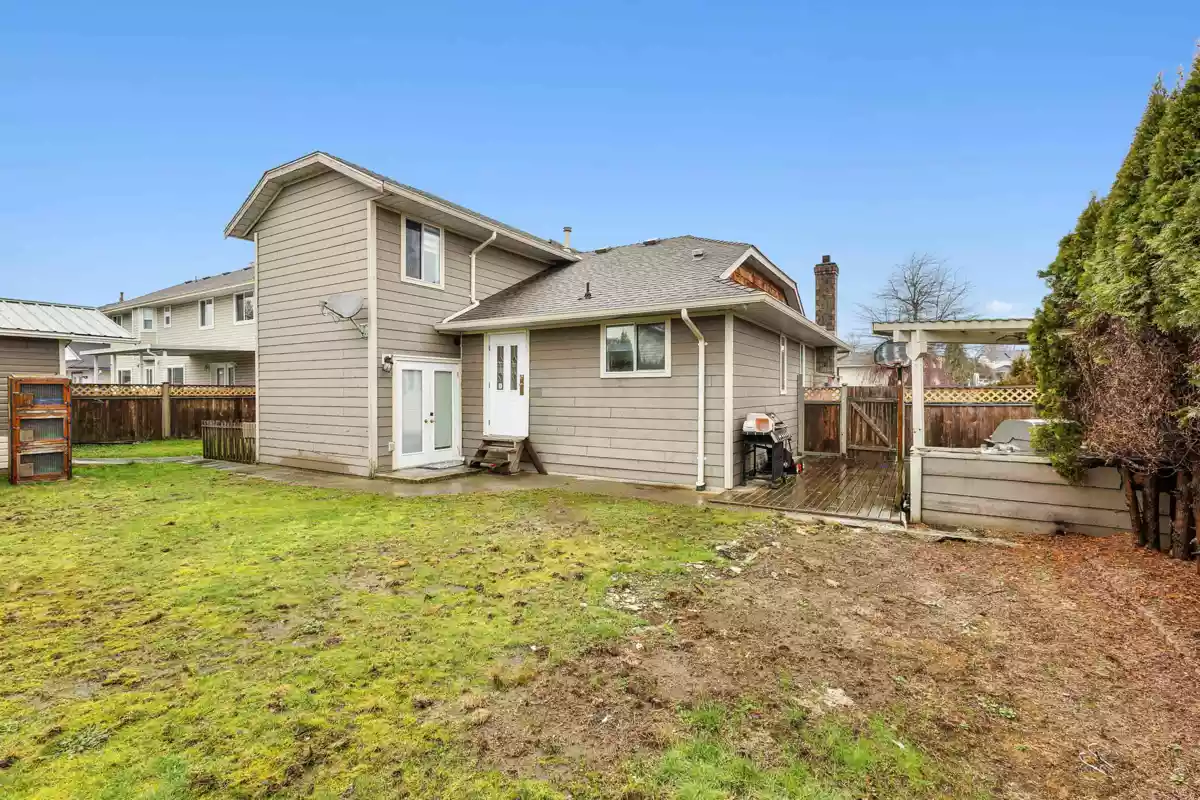 Garage Interior Photo of 32066 Sorrento Avenue, Abbotsford, BC
