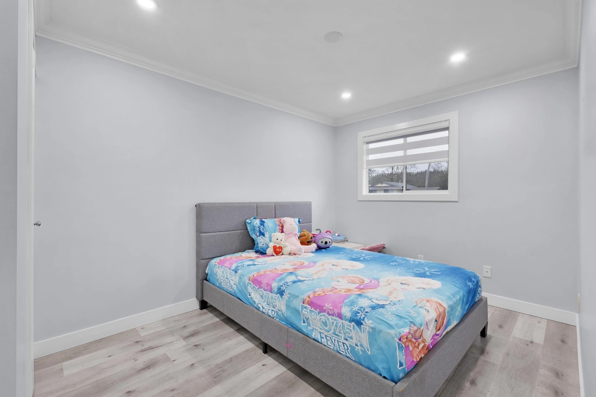 Guest Bathroom Photo of 32066 Sorrento Avenue, Abbotsford, BC