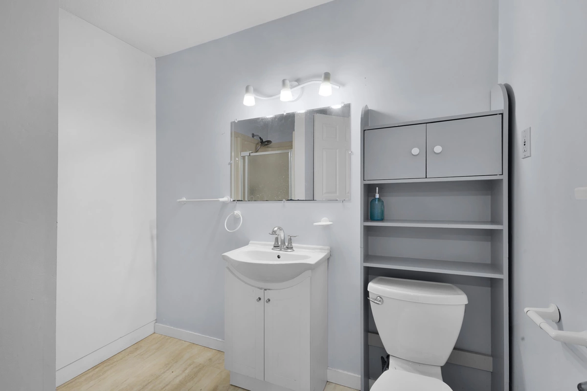 Laundry Room Photo of 32066 Sorrento Avenue, Abbotsford, BC