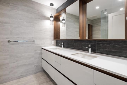 Primary Bathroom Photo of 807 1526 Finlay Street, White Rock, BC