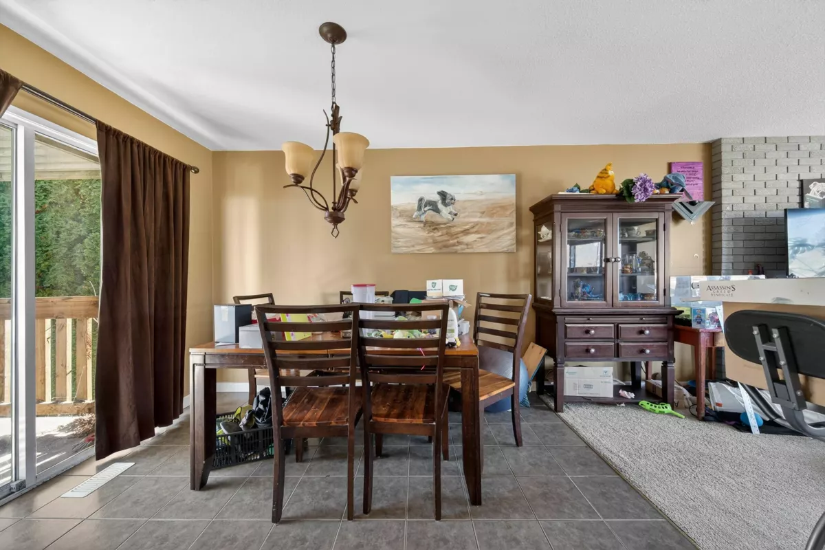 Breakfast Nook Photo of 3190 Babich Street, Abbotsford, BC