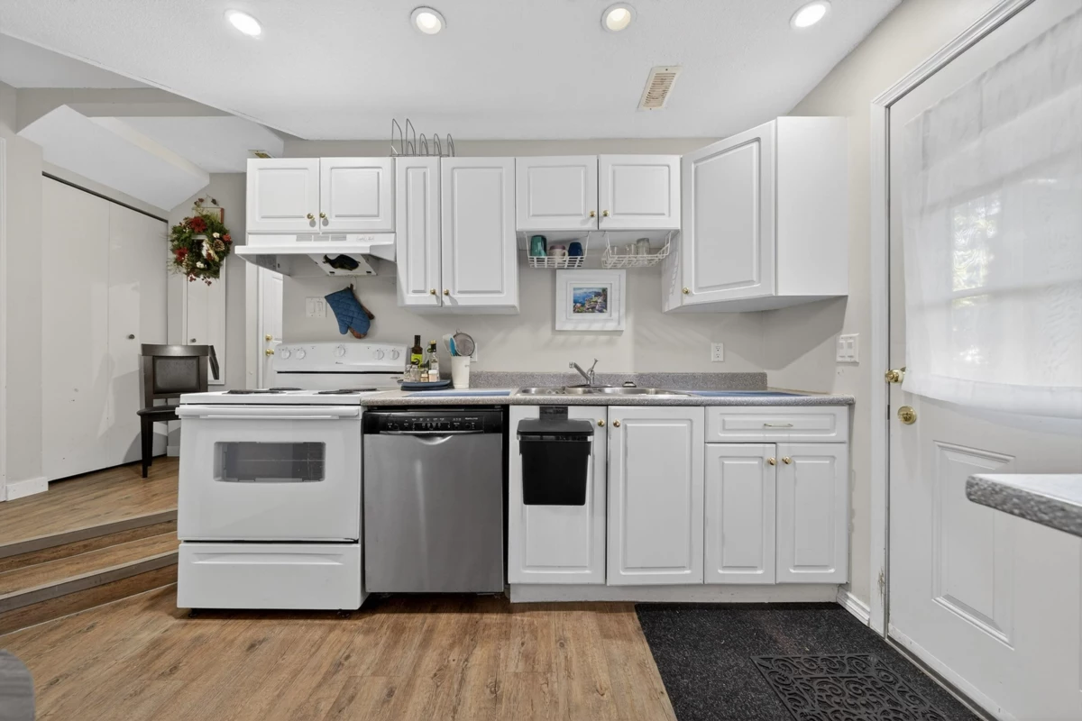 Mudroom Photo of 3190 Babich Street, Abbotsford, BC