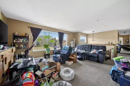 Kitchen Island Photo of 3190 Babich Street, Abbotsford, BC