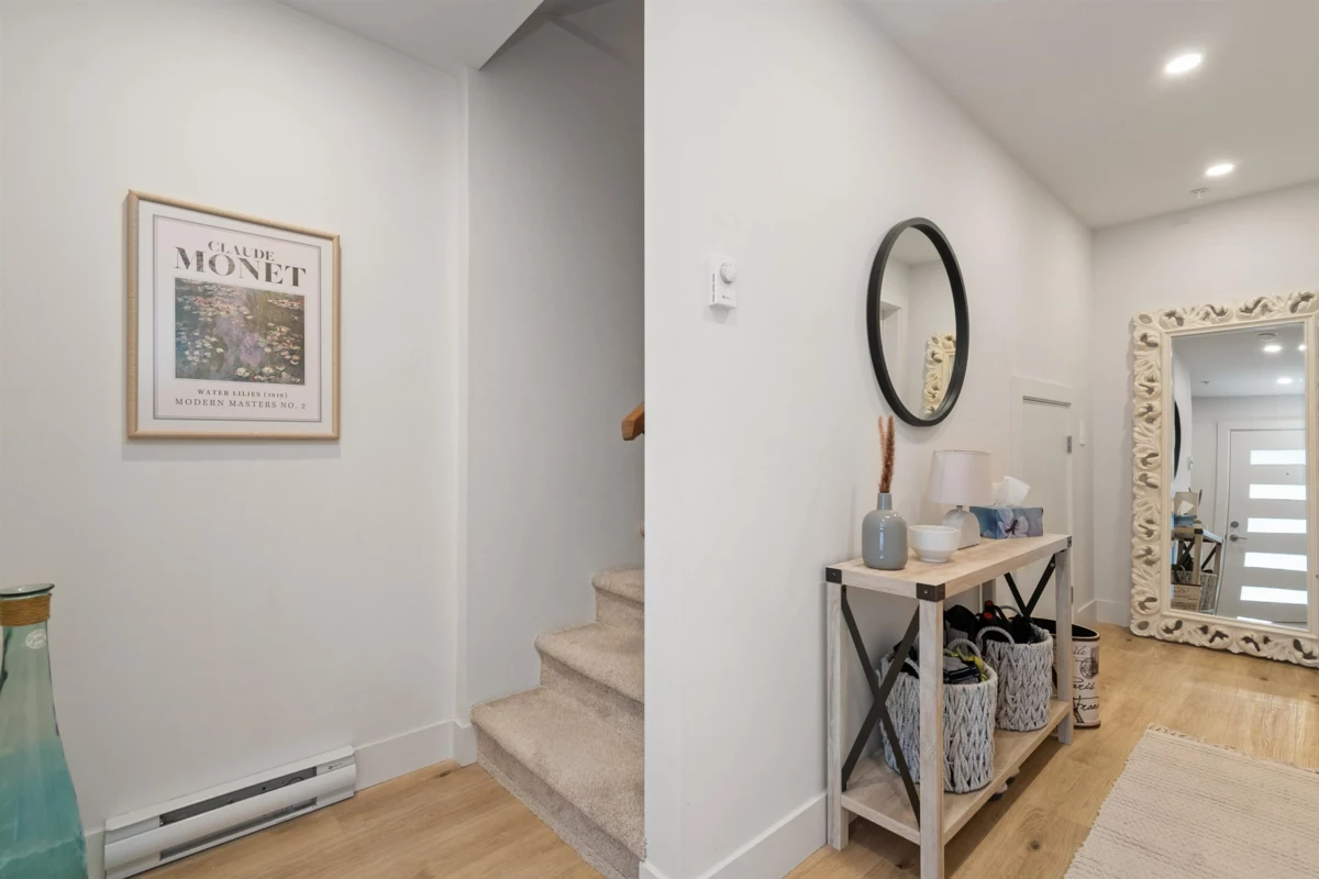 Family Room Photo of 38 1928 Woodside Boulevard, Agassiz, BC