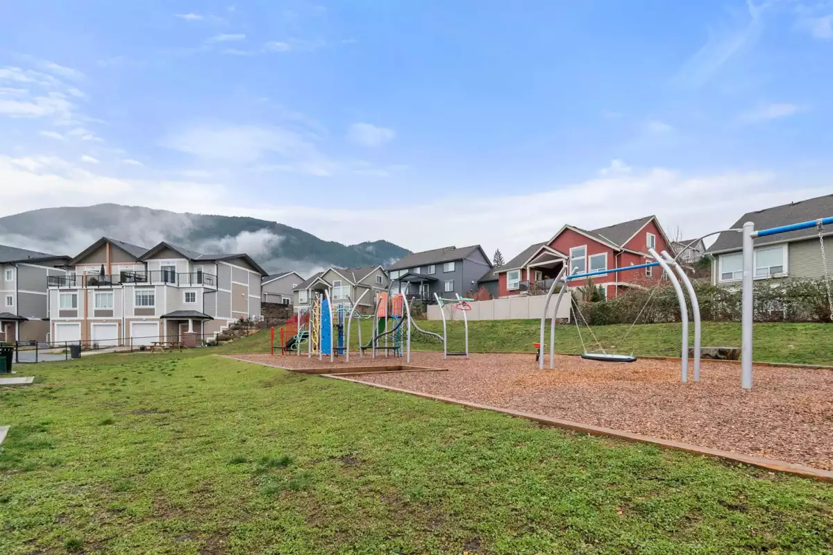 Hot Tub / Spa Photo of 38 1928 Woodside Boulevard, Agassiz, BC