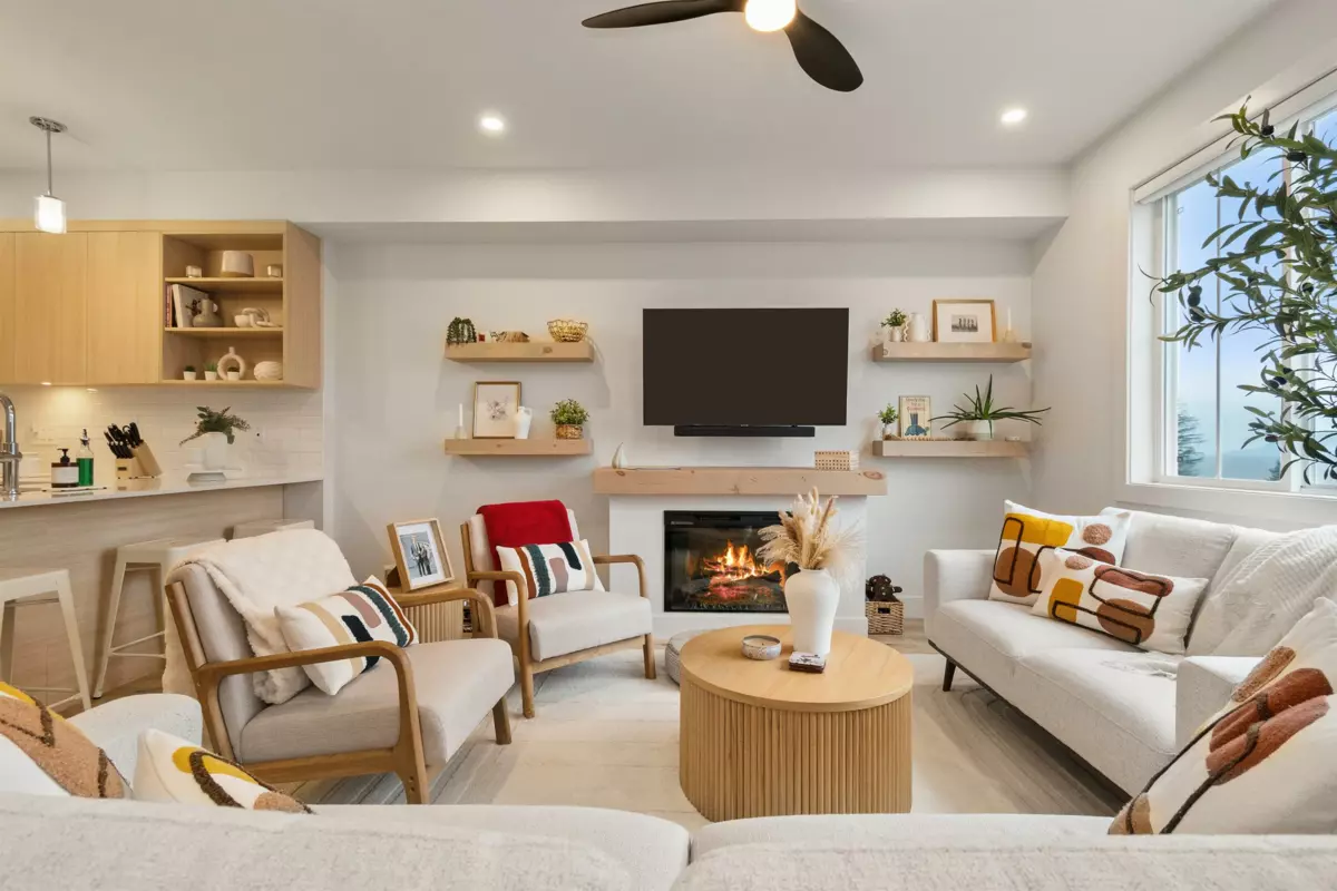 Kitchen Island Photo of 38 1928 Woodside Boulevard, Agassiz, BC
