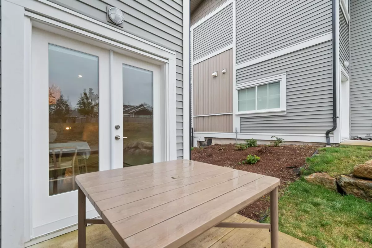 Swimming Pool Photo of 38 1928 Woodside Boulevard, Agassiz, BC