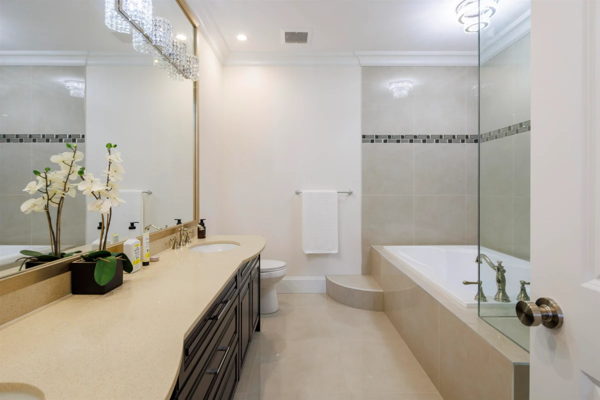 Guest Bathroom Photo of 9480 Patterson Road, Richmond, BC