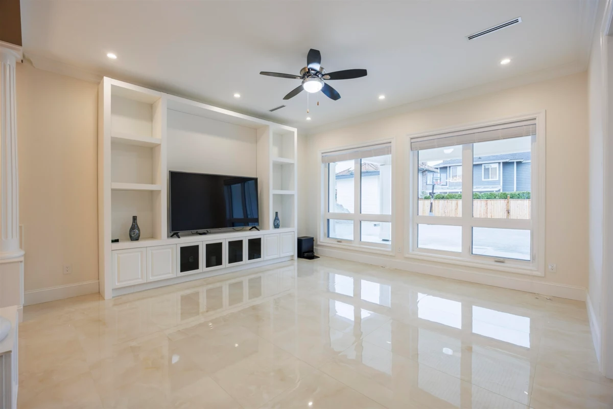 Kitchen Island Photo of 9480 Patterson Road, Richmond, BC
