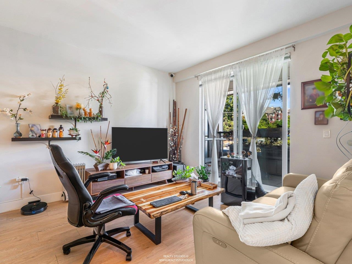 Primary Bathroom Photo of PH-08 1306 Fifth Avenue, New Westminster, BC