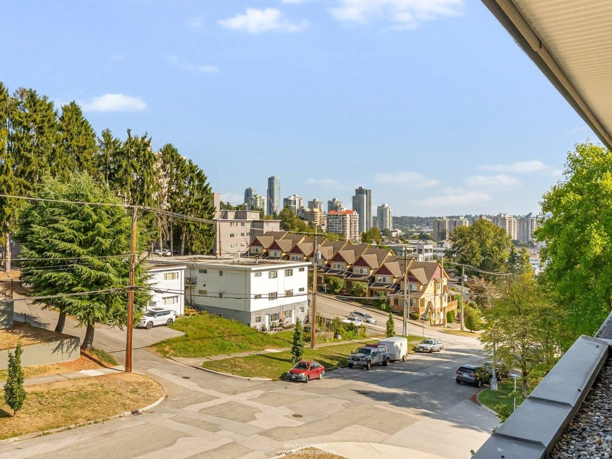 Staircase Photo of PH-08 1306 Fifth Avenue, New Westminster, BC