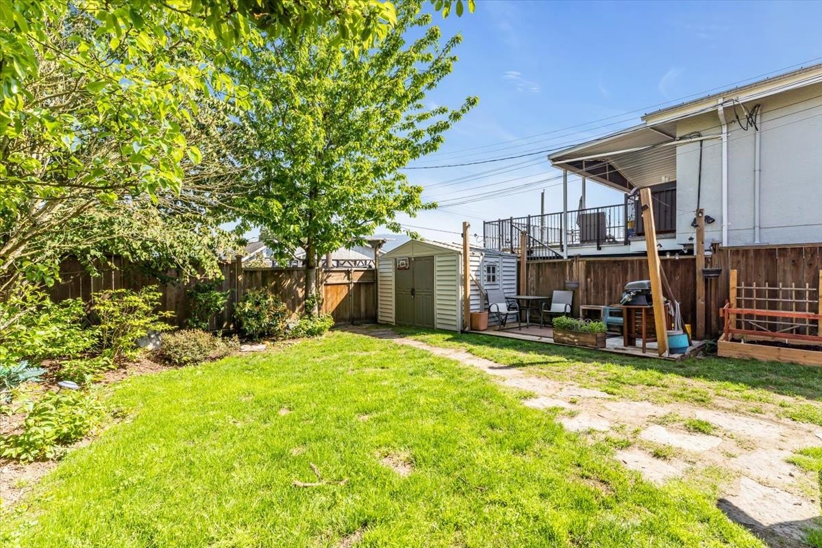 Powder Room Photo of 2925 Mcgill Street, Vancouver, BC