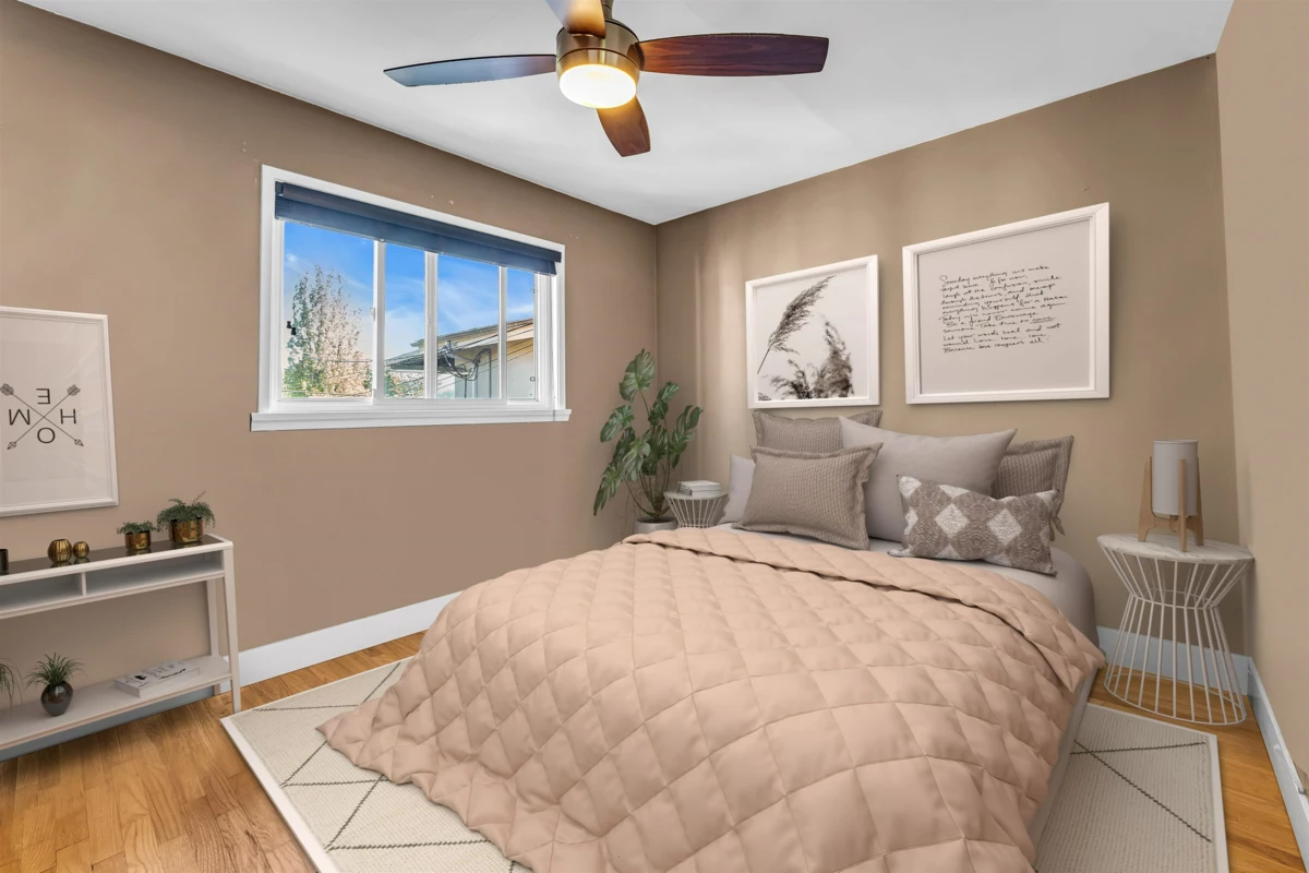 Walk-In Closet Photo of 2925 Mcgill Street, Vancouver, BC