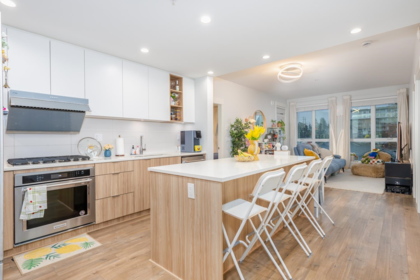 403 750 Dogwood Street, Coquitlam, BC, Coquitlam — Apartment/Condo for sale