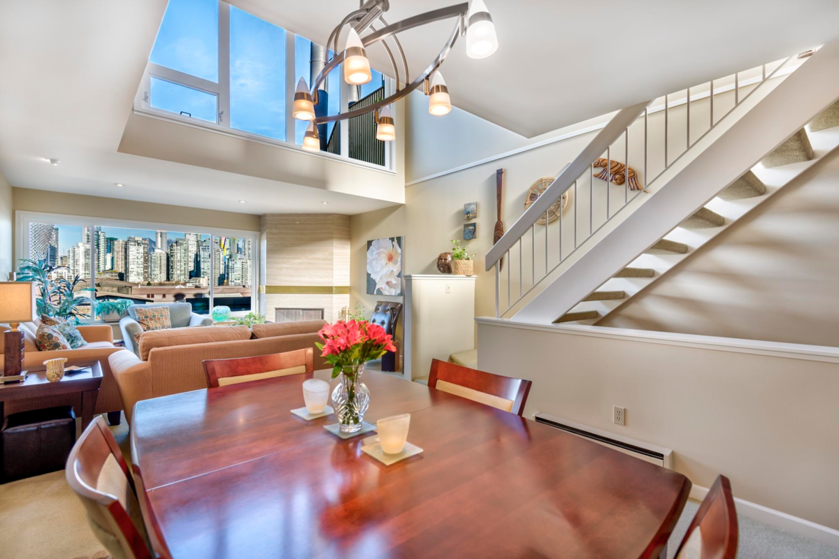 Family Room Photo of 2266 Alder Street, Vancouver, BC