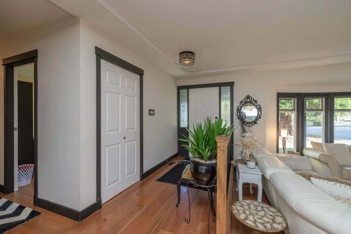 Dining Area Photo of 4671 197a Street, Langley, BC