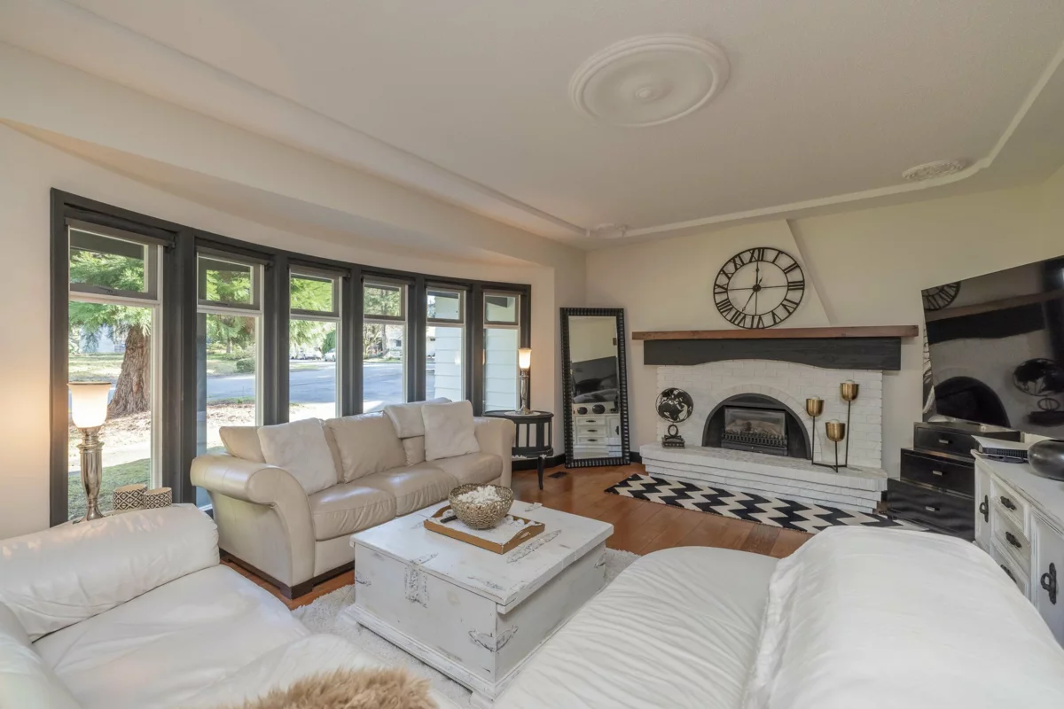 Kitchen Island Photo of 4671 197a Street, Langley, BC