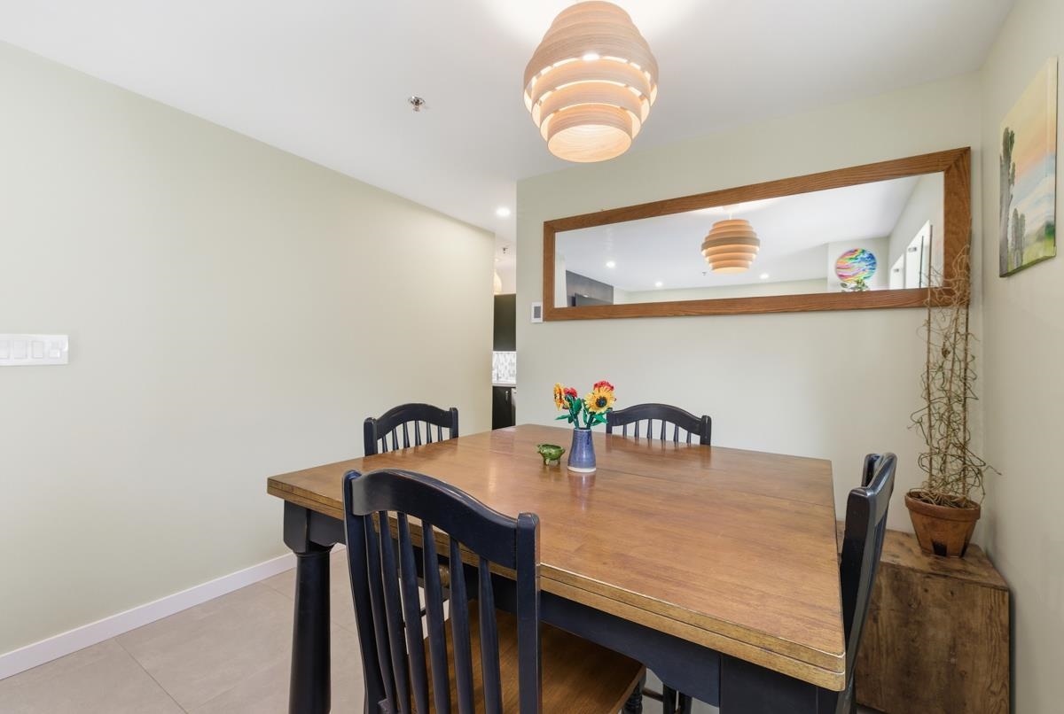 Kitchen Photo of 104 828 W 14th Avenue, Vancouver, BC