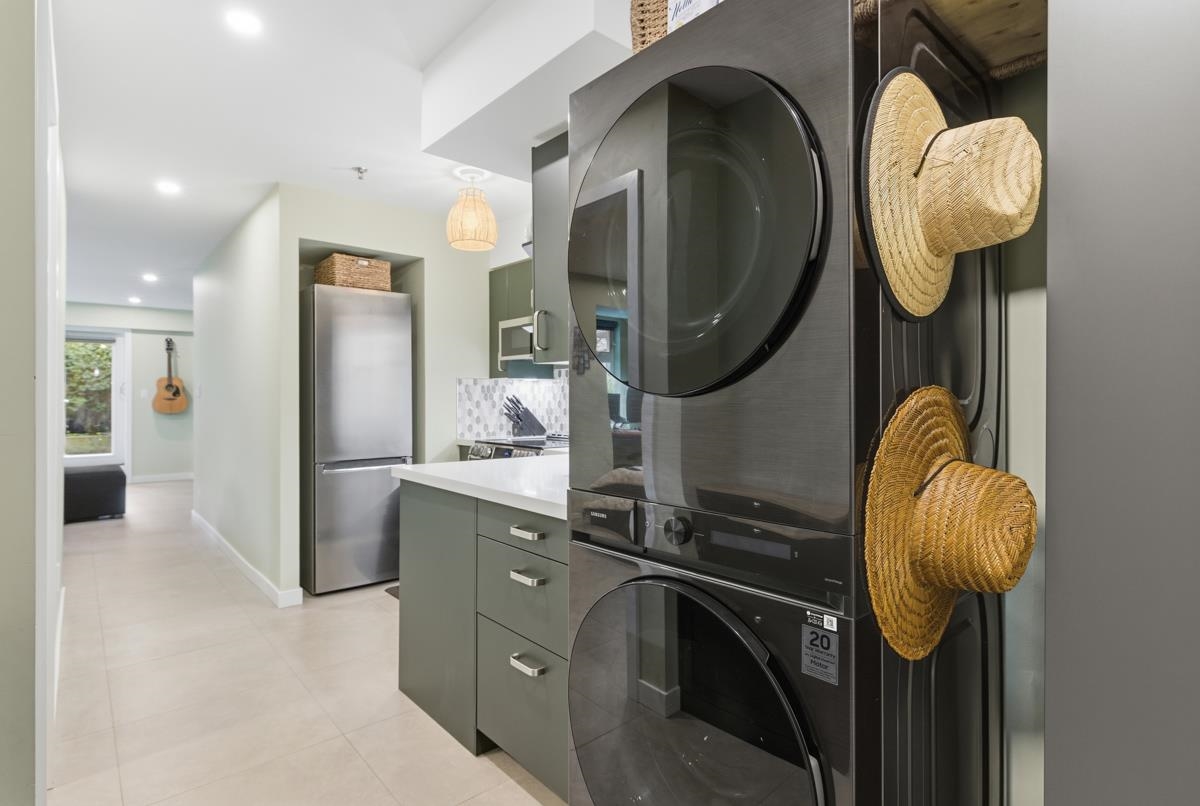 Powder Room Photo of 104 828 W 14th Avenue, Vancouver, BC