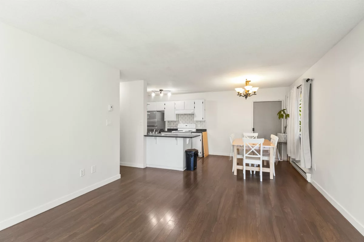 Kitchen Island Photo of 119 1755 Salton Road, Abbotsford, BC