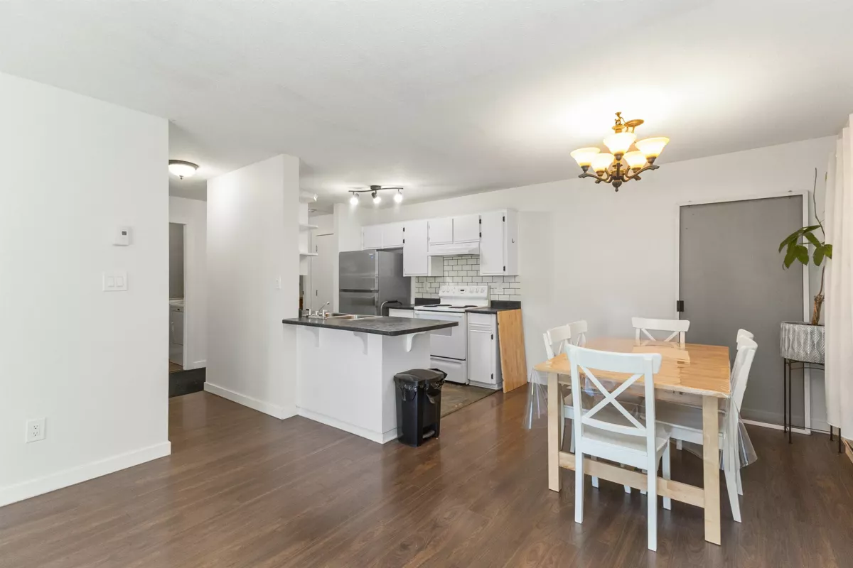 Kitchen Photo of 119 1755 Salton Road, Abbotsford, BC