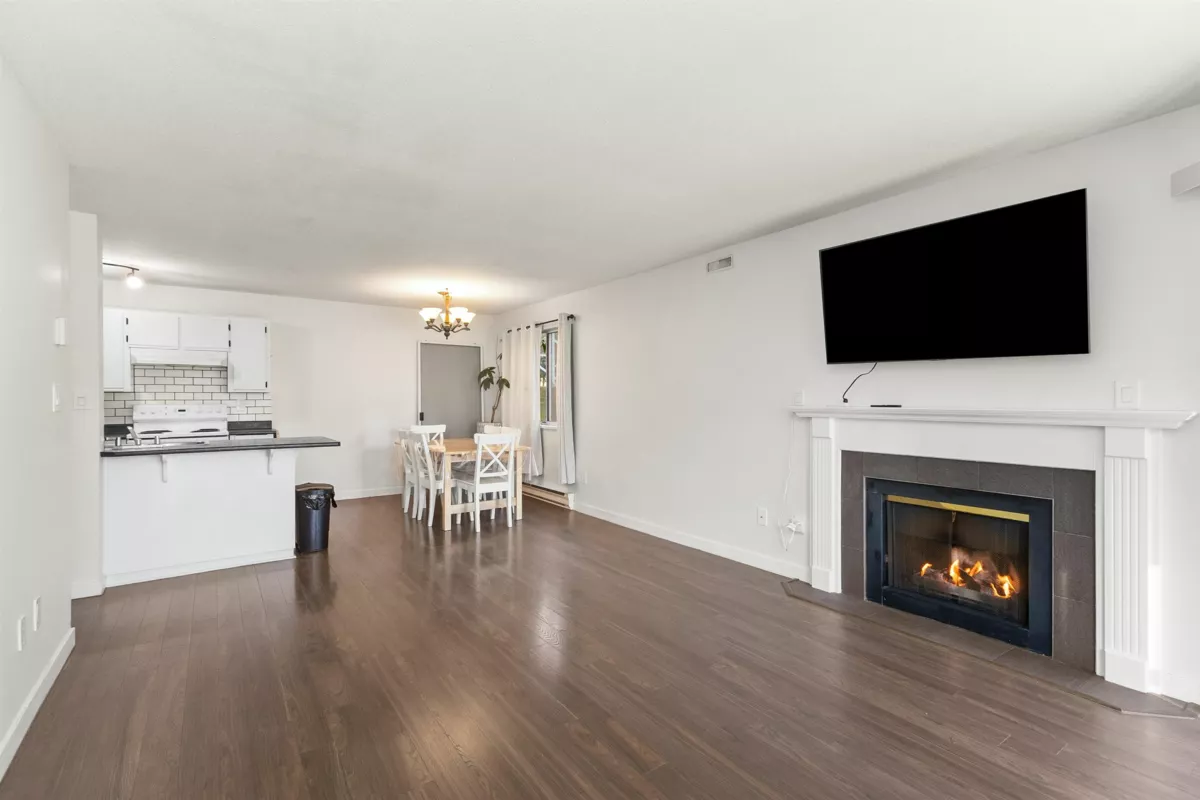 Primary Bathroom Photo of 119 1755 Salton Road, Abbotsford, BC