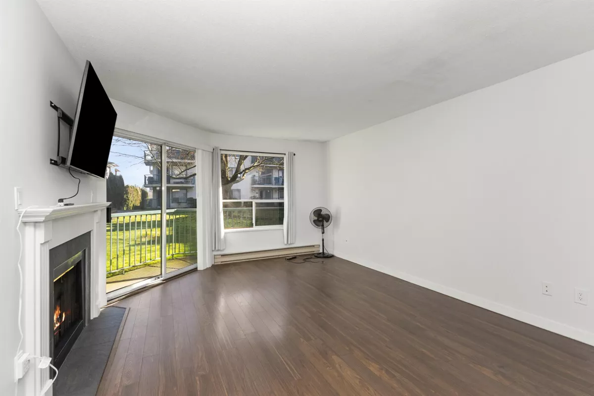 Walk-In Closet Photo of 119 1755 Salton Road, Abbotsford, BC