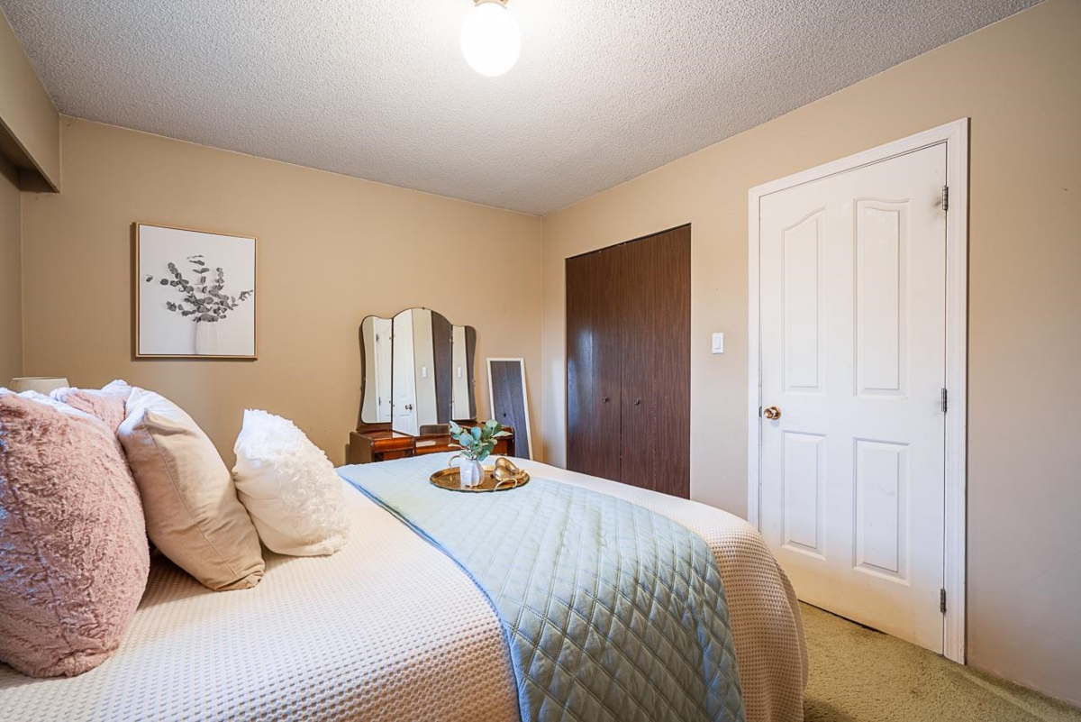 Bedroom 2 Photo of 26877 33 Avenue, Langley, BC