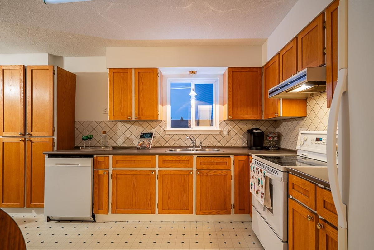 Family Room Photo of 26877 33 Avenue, Langley, BC