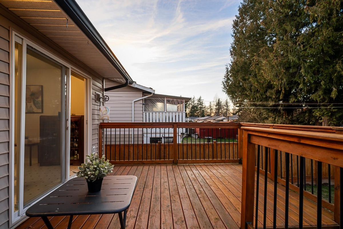 Outdoor Deck Photo of 26877 33 Avenue, Langley, BC