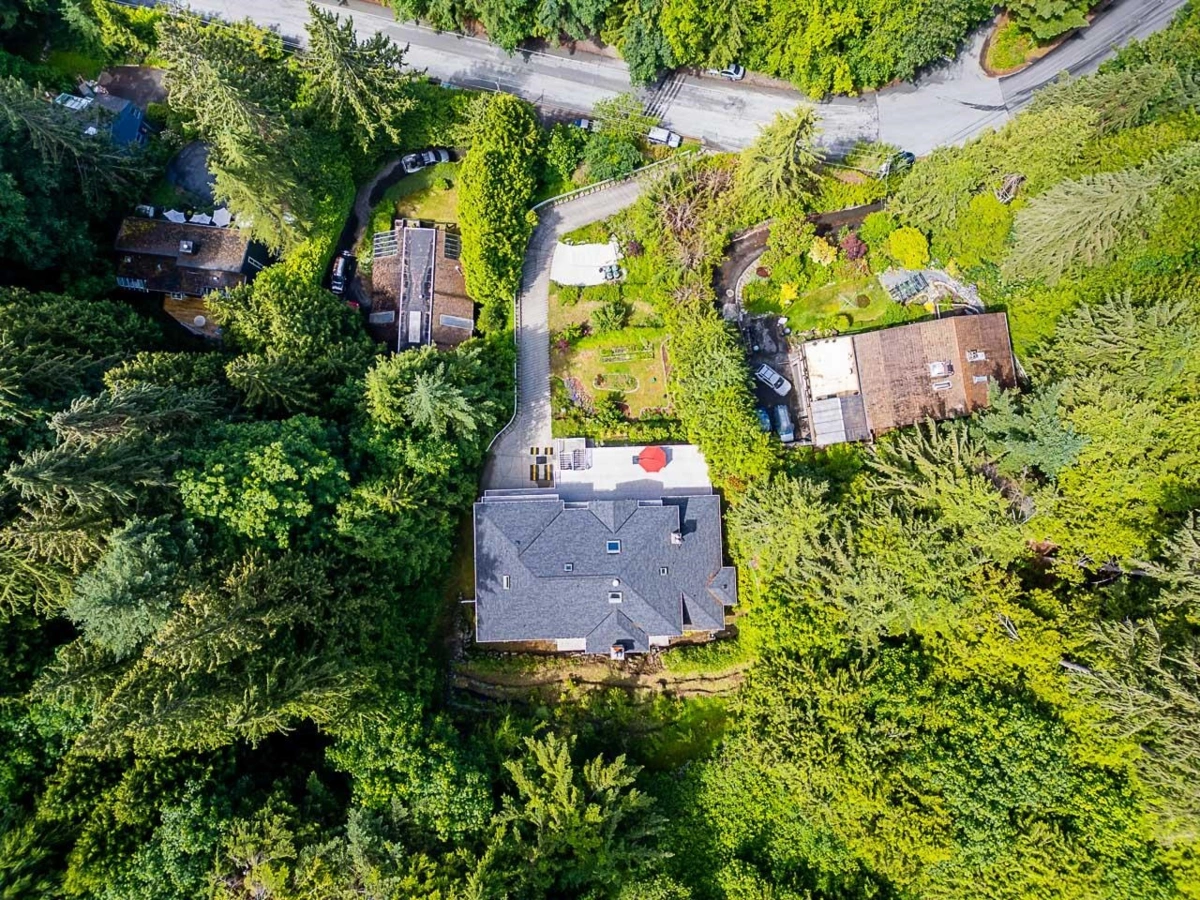Entry Foyer Photo of 241 Bayview Road, Lions Bay, BC