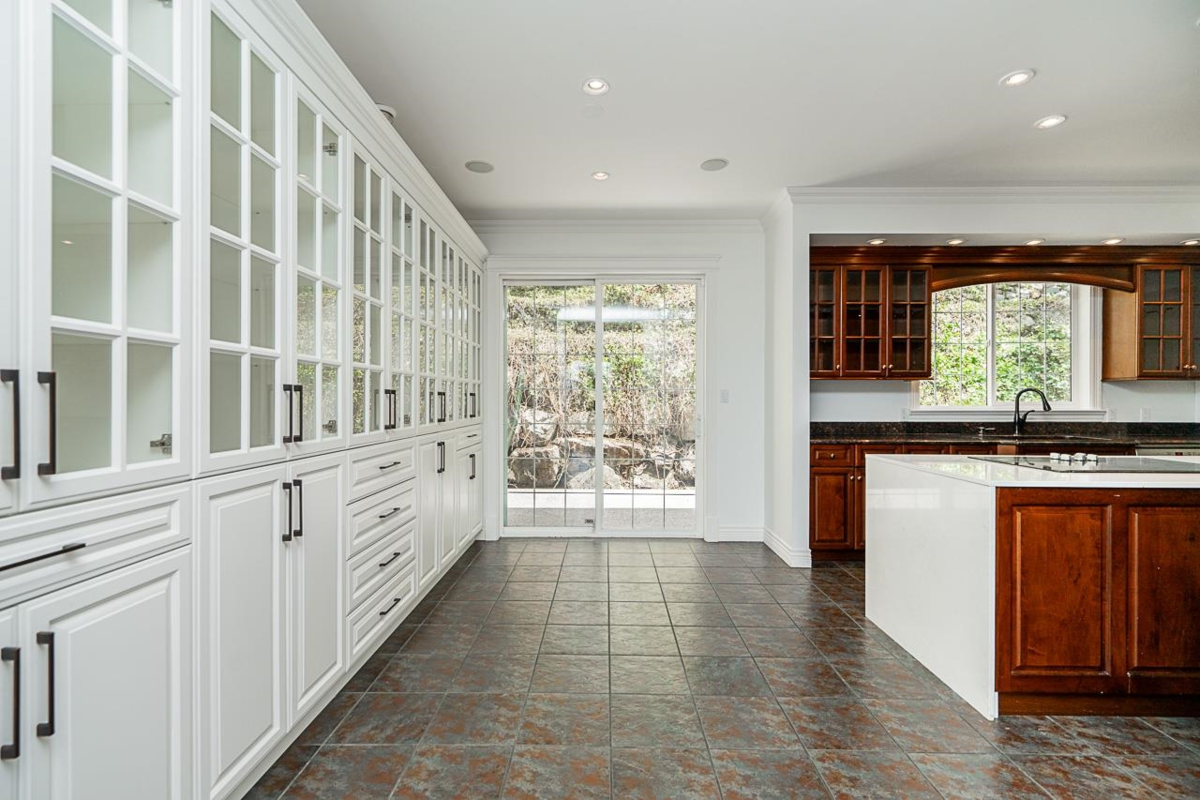 Kitchen Island Photo of 241 Bayview Road, Lions Bay, BC