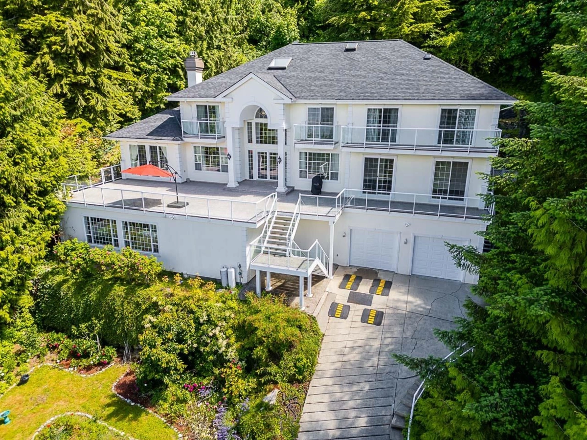 Mudroom Photo of 241 Bayview Road, Lions Bay, BC