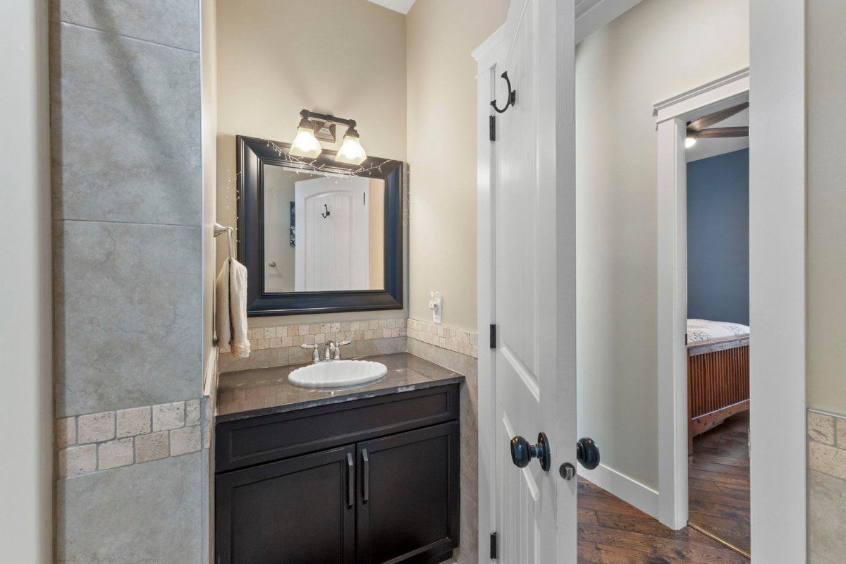 Entry Foyer Photo of 9603 St. David Street, Chilliwack, BC