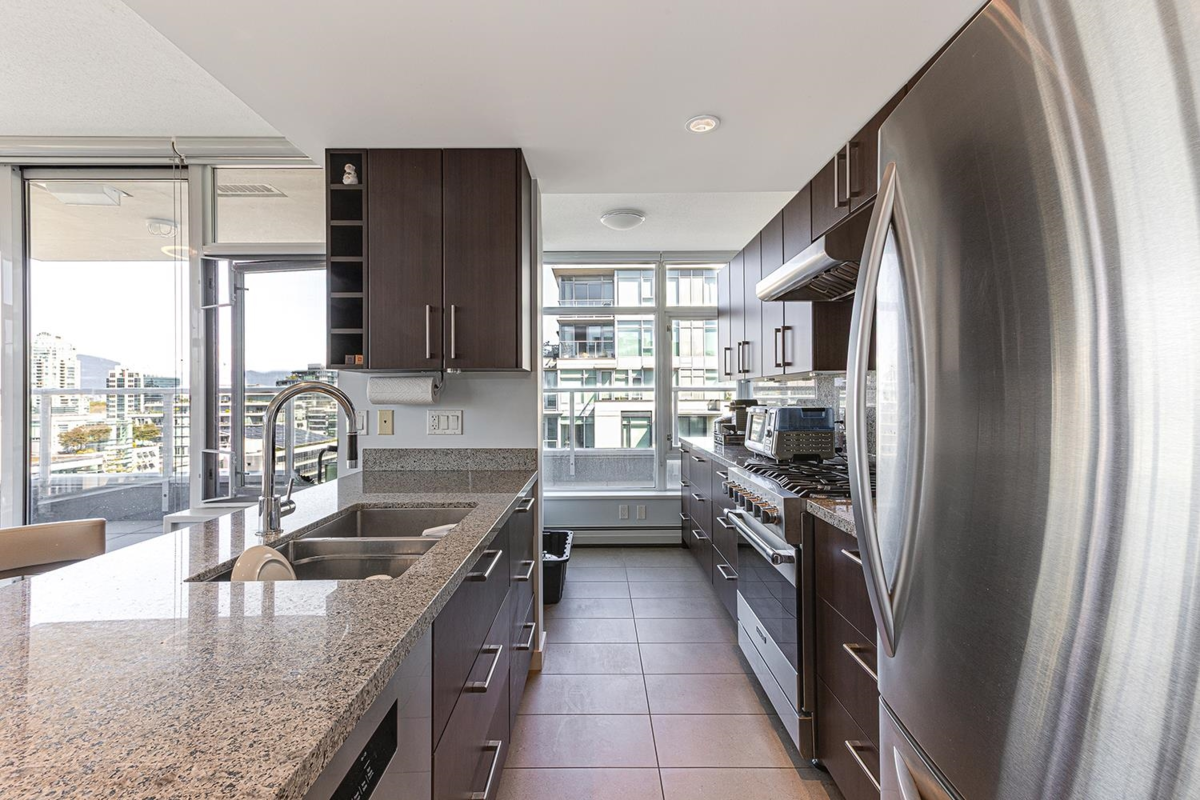Kitchen Island Photo of 1404 138 W 1st Avenue, Vancouver, BC
