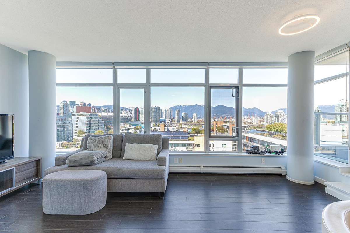 Living Room Photo of 1404 138 W 1st Avenue, Vancouver, BC