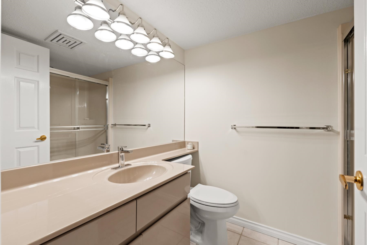 Office / Den Photo of 107B 1210 Quayside Drive, New Westminster, BC