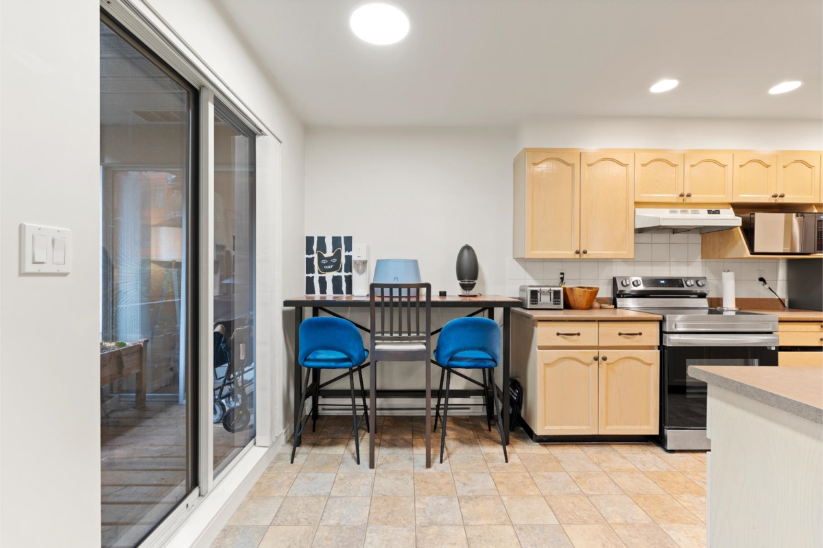 Primary Bathroom Photo of 107B 1210 Quayside Drive, New Westminster, BC