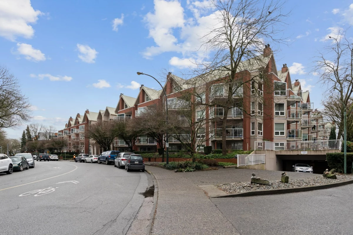 Swimming Pool Photo of 107B 1210 Quayside Drive, New Westminster, BC