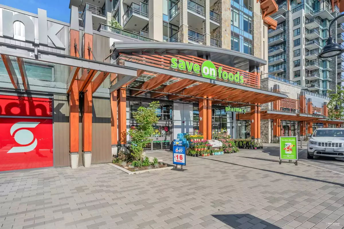 Backyard Photo of 1008 1210 E 27th Street, North Vancouver, BC