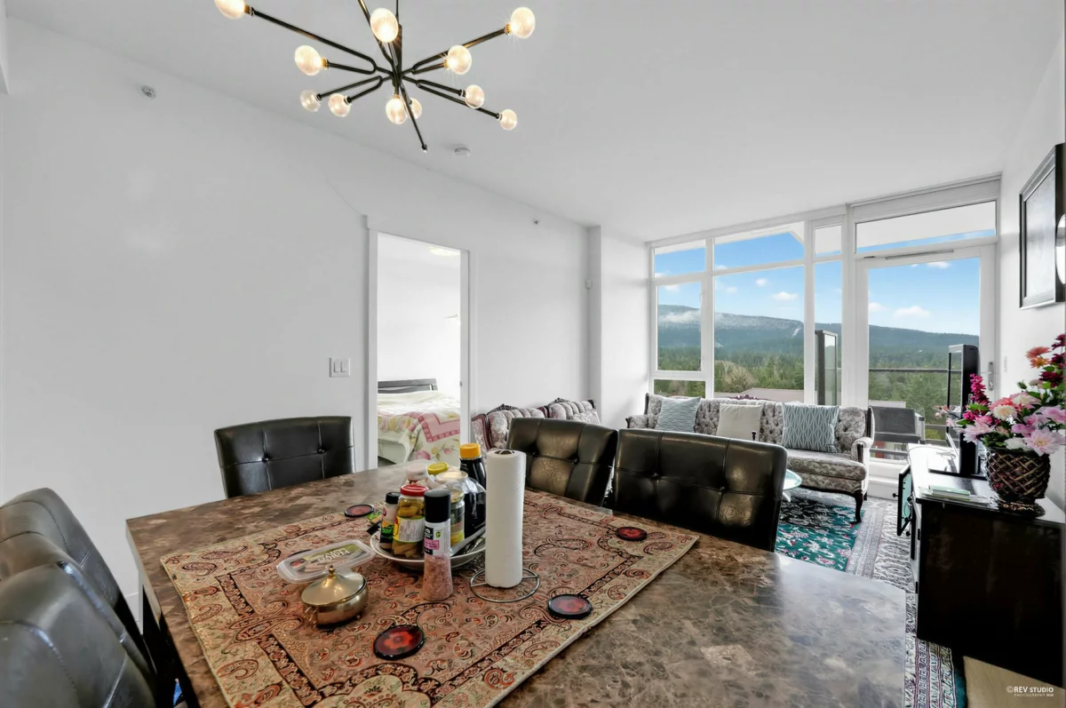 Breakfast Nook Photo of 1008 1210 E 27th Street, North Vancouver, BC