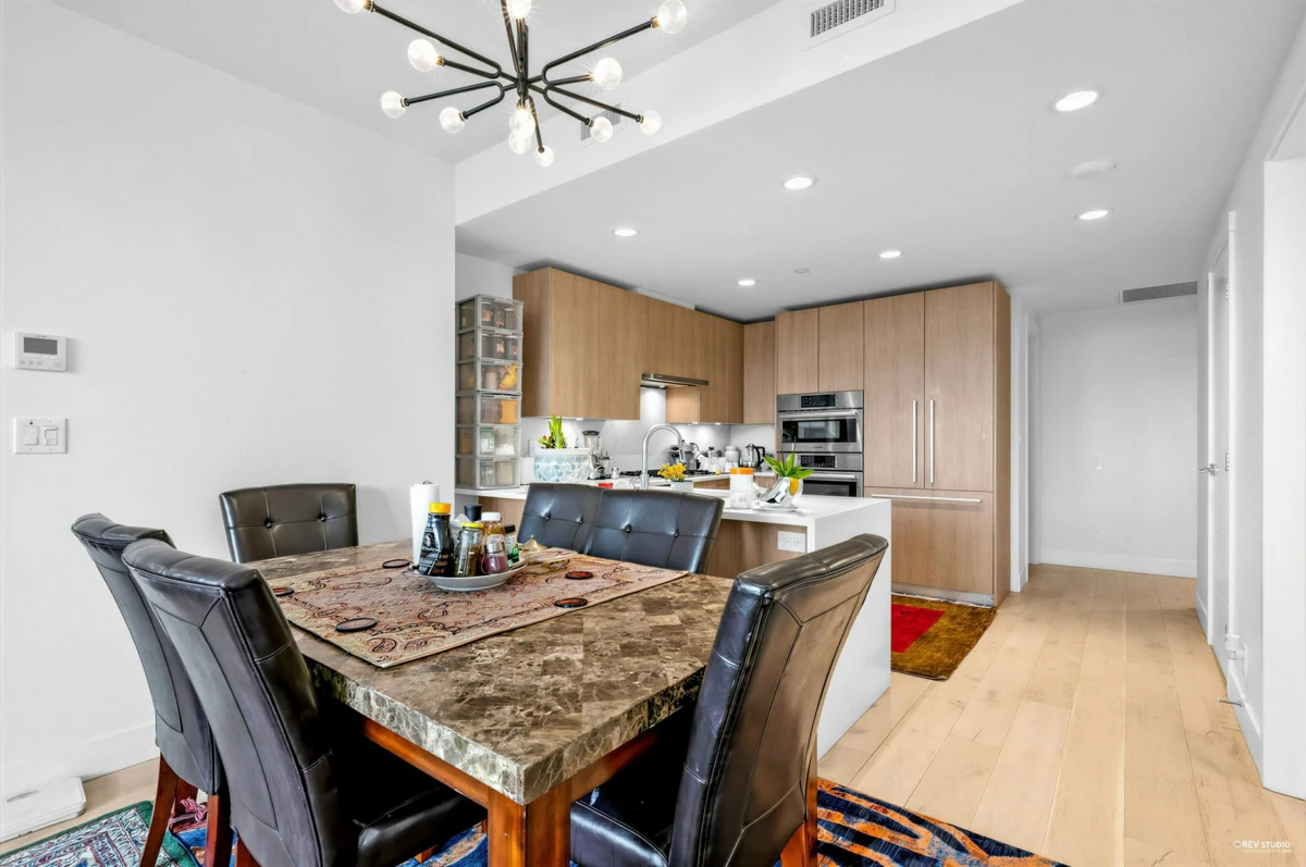 Dining Area Photo of 1008 1210 E 27th Street, North Vancouver, BC