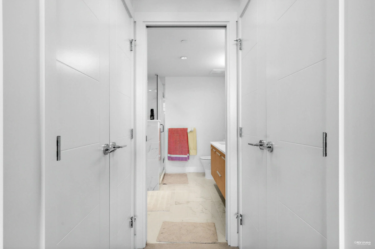 Guest Bathroom Photo of 1008 1210 E 27th Street, North Vancouver, BC